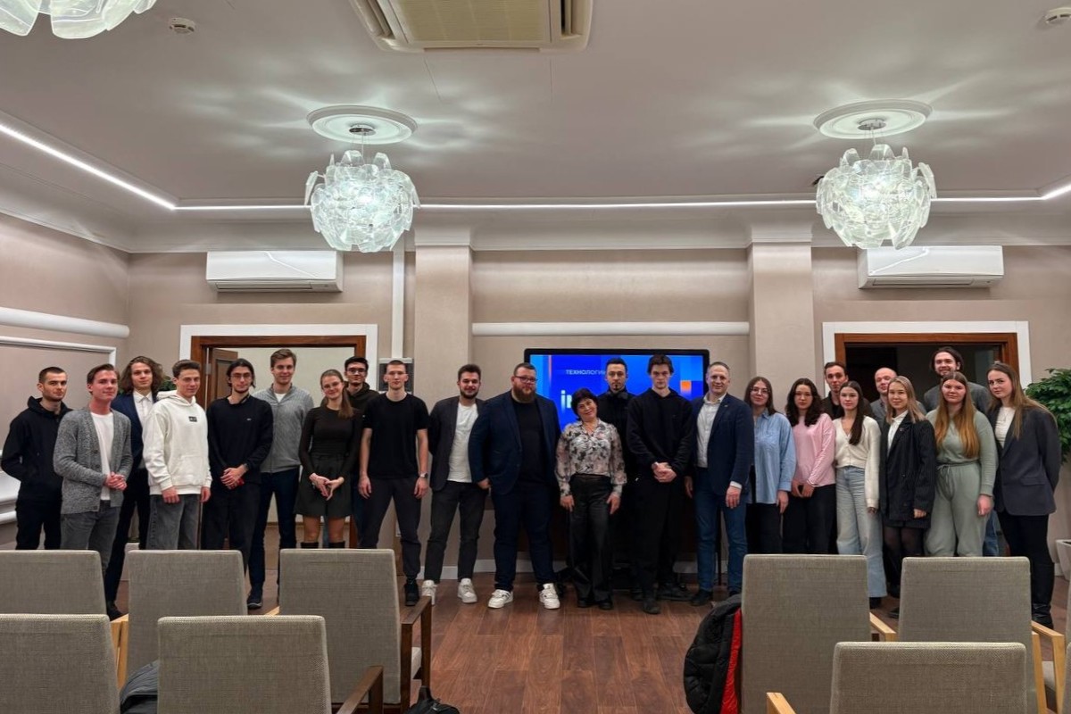 Открытые инновации в действии: студенты ВШГУ обсудили развитие стартапов с экспертом ПАО «Газпром нефть»